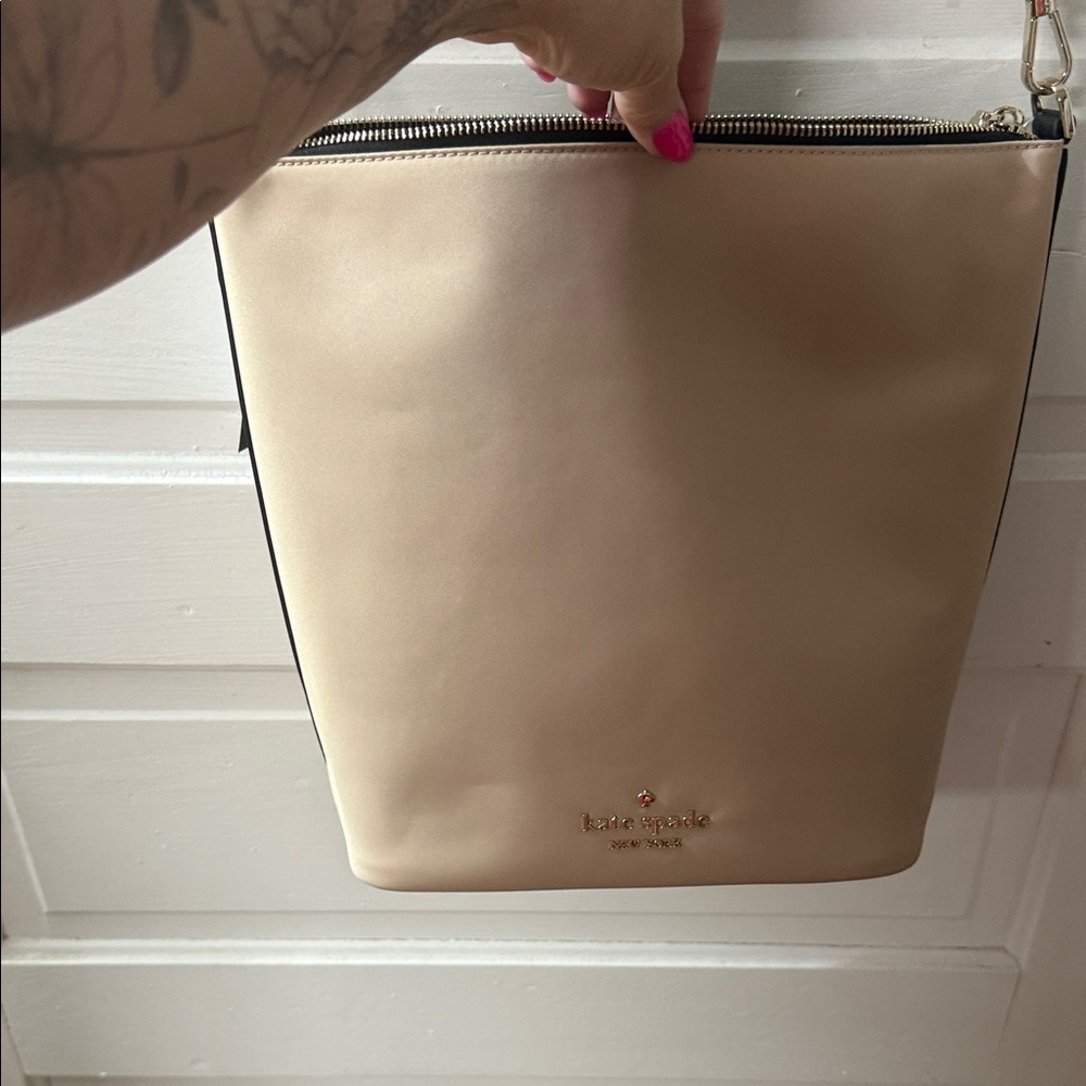 Kate Spade Beige and Black Crossbody Bag - Picture 6 of 7